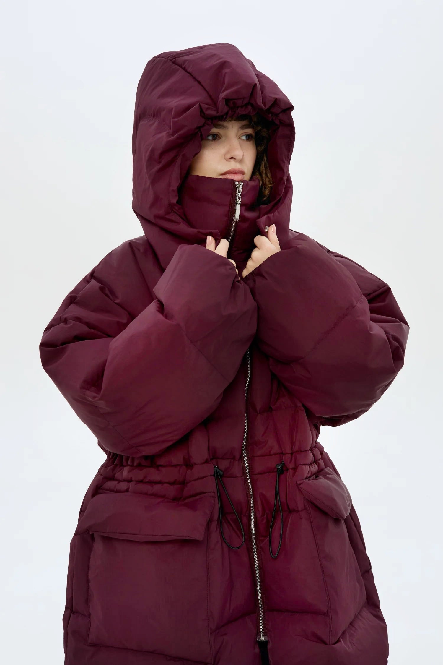 Пуховик з затяжками вишневий