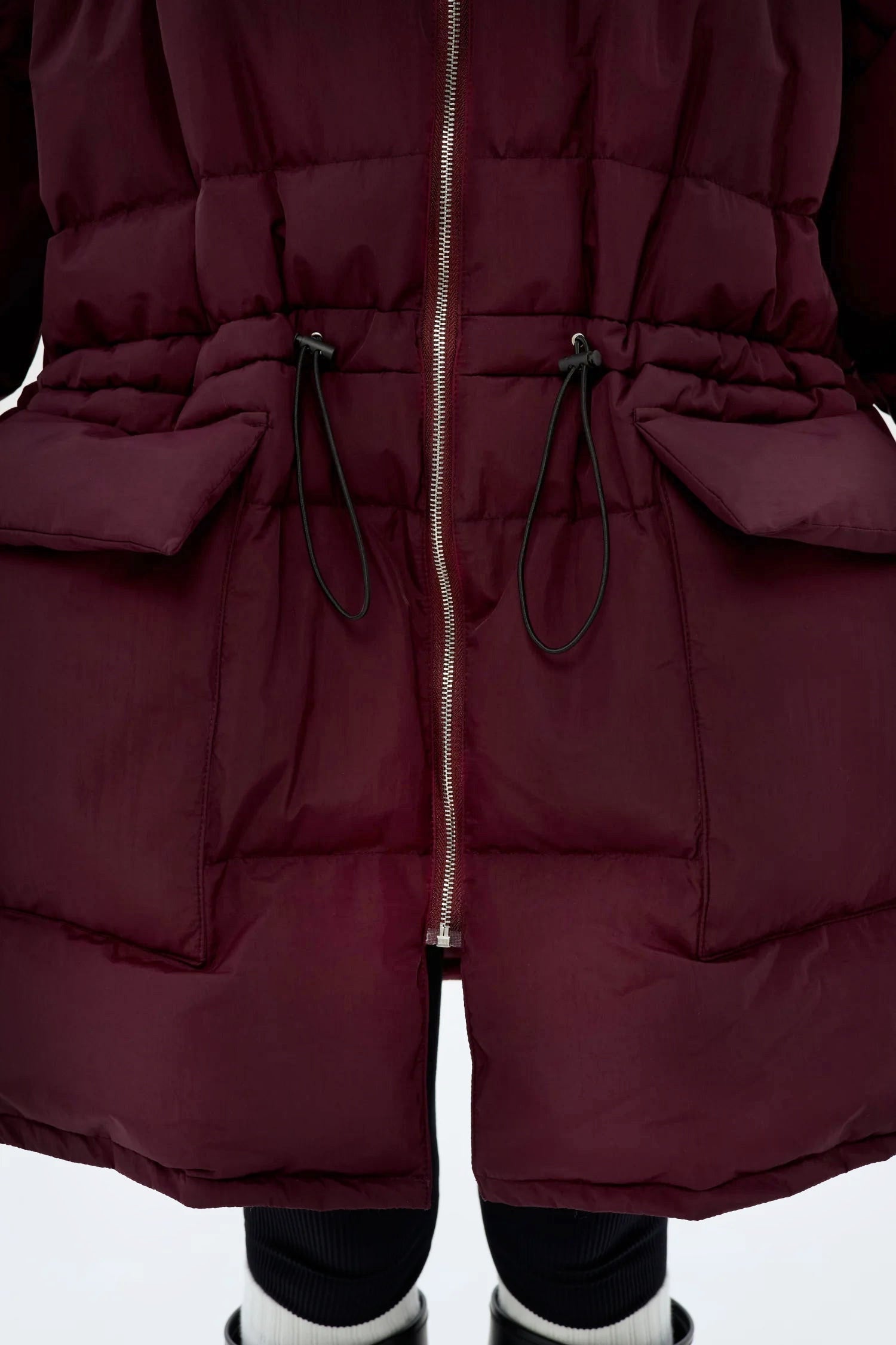 Пуховик з затяжками вишневий